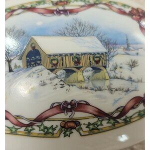 Heritage House 1991 Christmas Porcelain Music Box "Come All Ye Faithful"